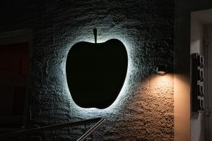Ein LED beleuchteter Apfel